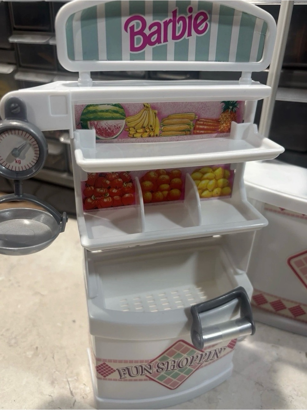 Mattel 1995 Vintage Barbie Shoppin' Fun Grocery Set with Shopping Accessories VG